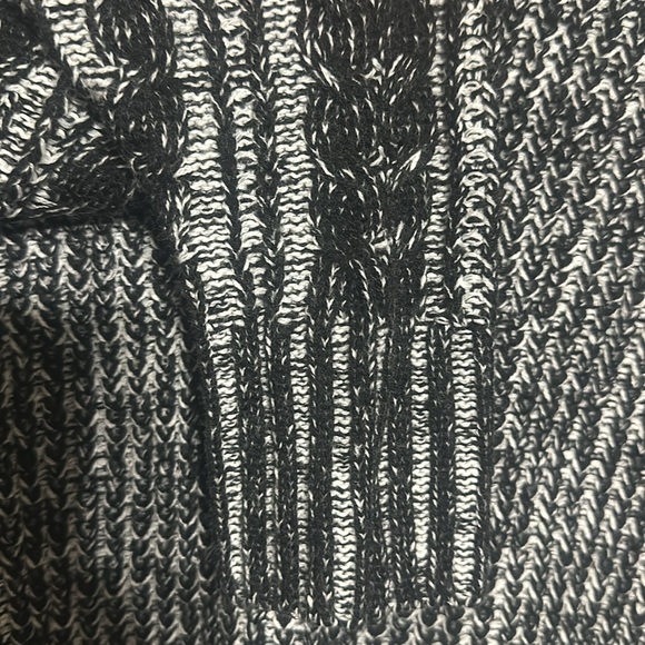 Rock & Republic brand size Large Women’s Sweater - Picture 12 of 15